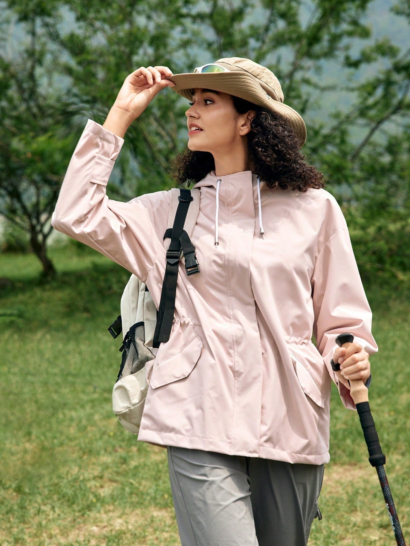 In My Nature Women's Outdoor Sports City Commute Waist-Collecting Sunscreen Jacket With Hood, Windproof And Waterproof