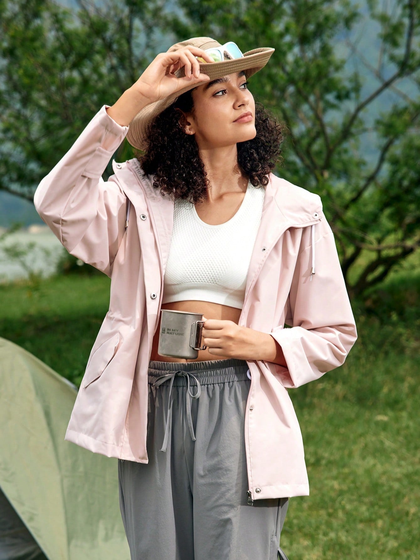 In My Nature Women's Outdoor Sports City Commute Waist-Collecting Sunscreen Jacket With Hood, Windproof And Waterproof
