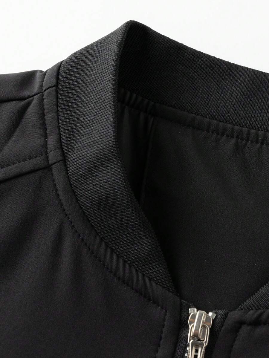 Manfinity EMRG Men's Solid Color Zipper Fashion Versatile Outdoor Windbreaker Jacket Black Bomber