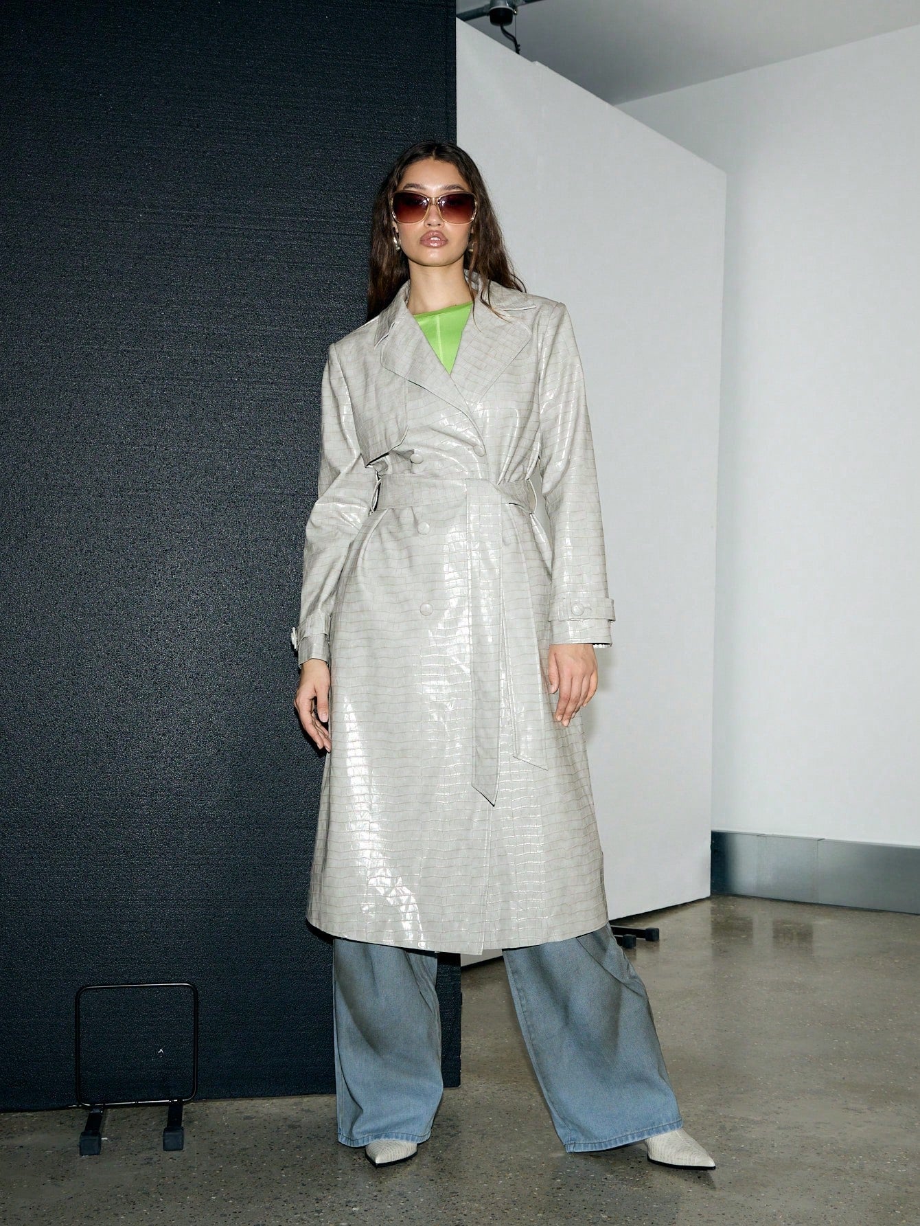 AiiRZ Designer Glossy Embossed Longline Winter Trench Double Breasted Belted Coat Windproof Outerwear Everyday Elegance Fashion Forward Fall Spring