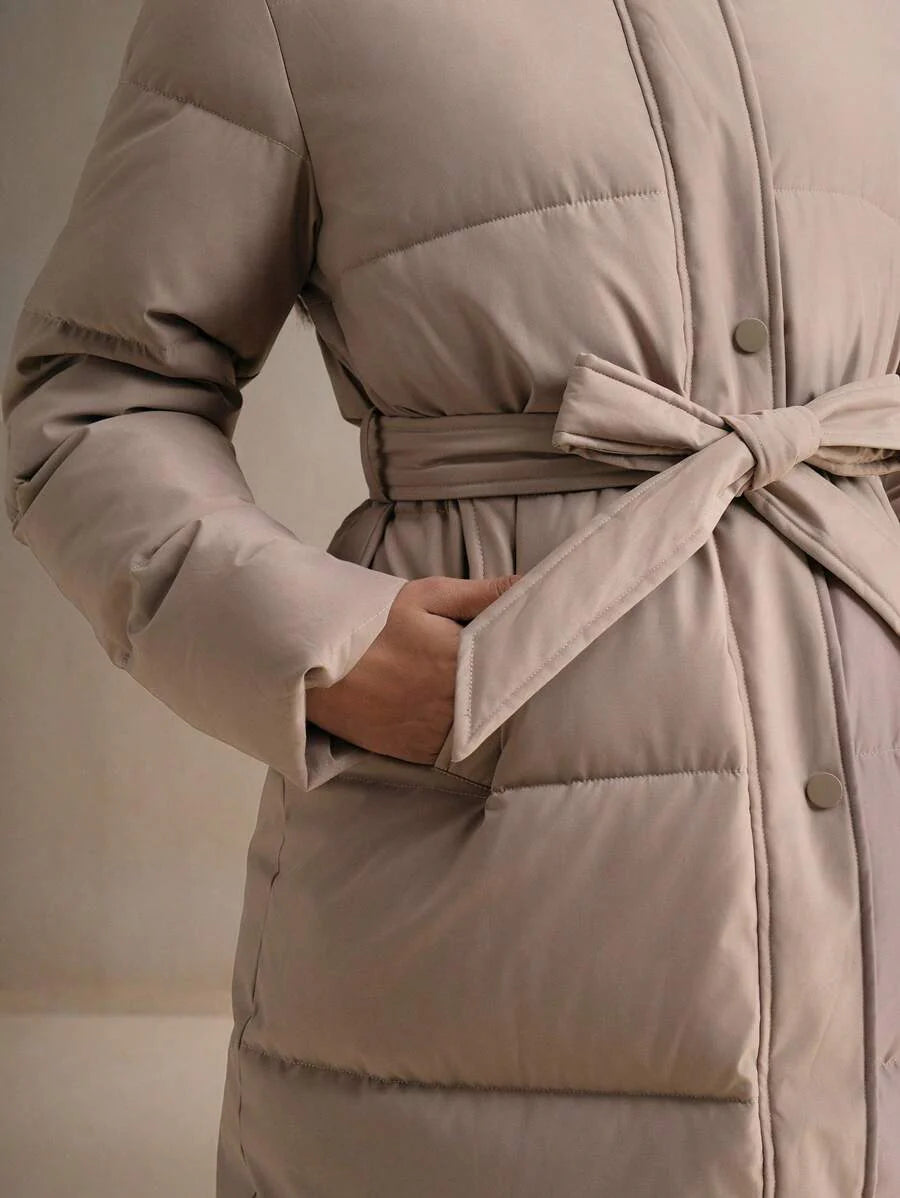 Anewsta Women's Fashionable Casual Coffee Color Long Cinched Waist Waist Hooded Detachable Faux Fur Collar Zip-Up Padded Coat