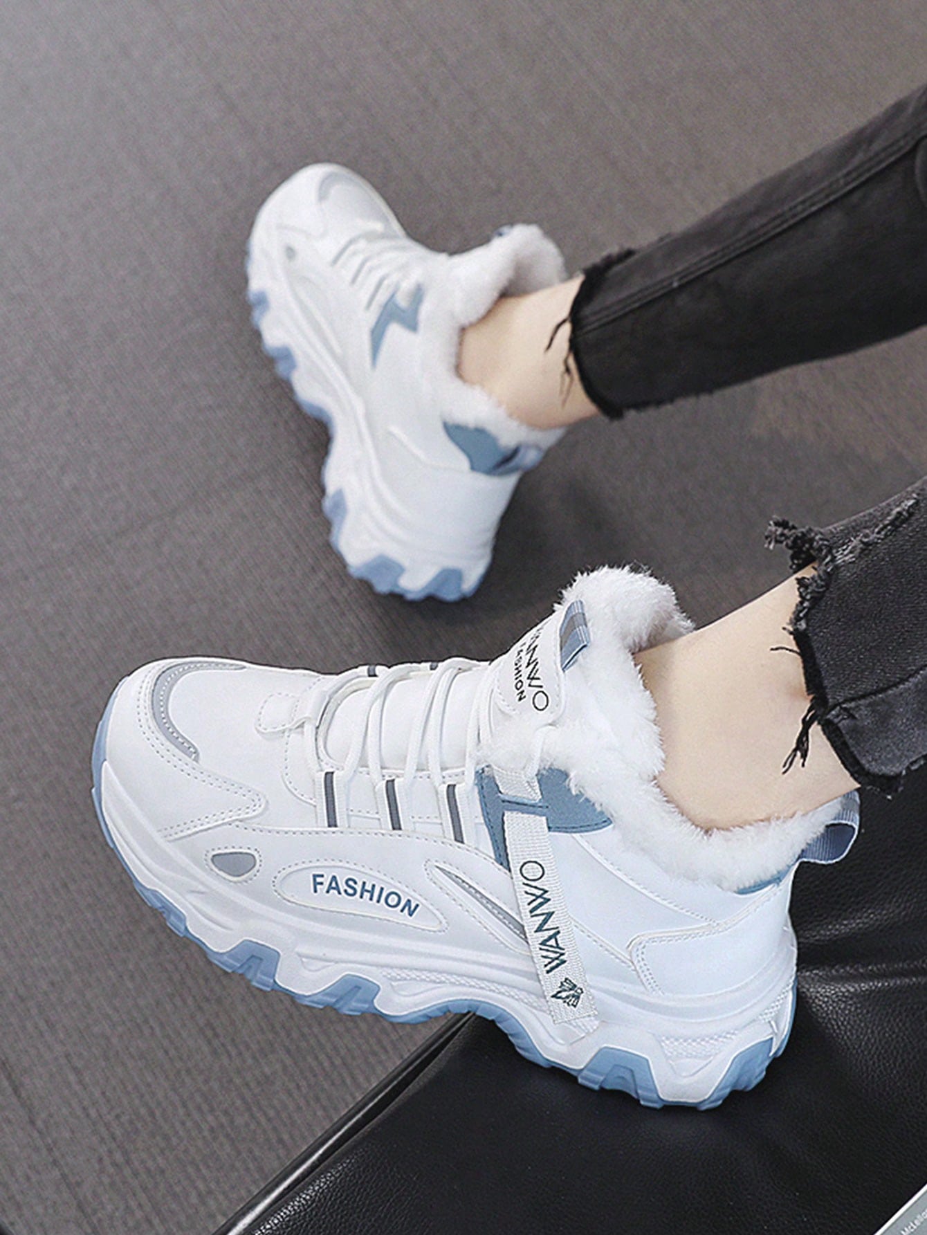 1 Pair Women's Thick Snow Boots, 2024 Winter New Arrival Padded Student Thick Bottom Comfort Warm Lining Increased Height Snow Boots, Ladies Multipurpose Fashion Flat Shoes, Non-Slip Rubber Sole Casual Sneakers, Suitable For Daily Wear, Walking, Working,