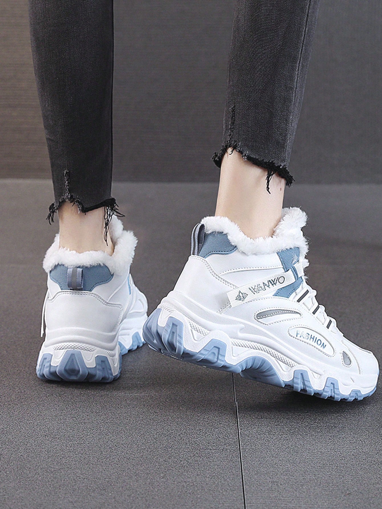 1 Pair Women's Thick Snow Boots, 2024 Winter New Arrival Padded Student Thick Bottom Comfort Warm Lining Increased Height Snow Boots, Ladies Multipurpose Fashion Flat Shoes, Non-Slip Rubber Sole Casual Sneakers, Suitable For Daily Wear, Walking, Working,