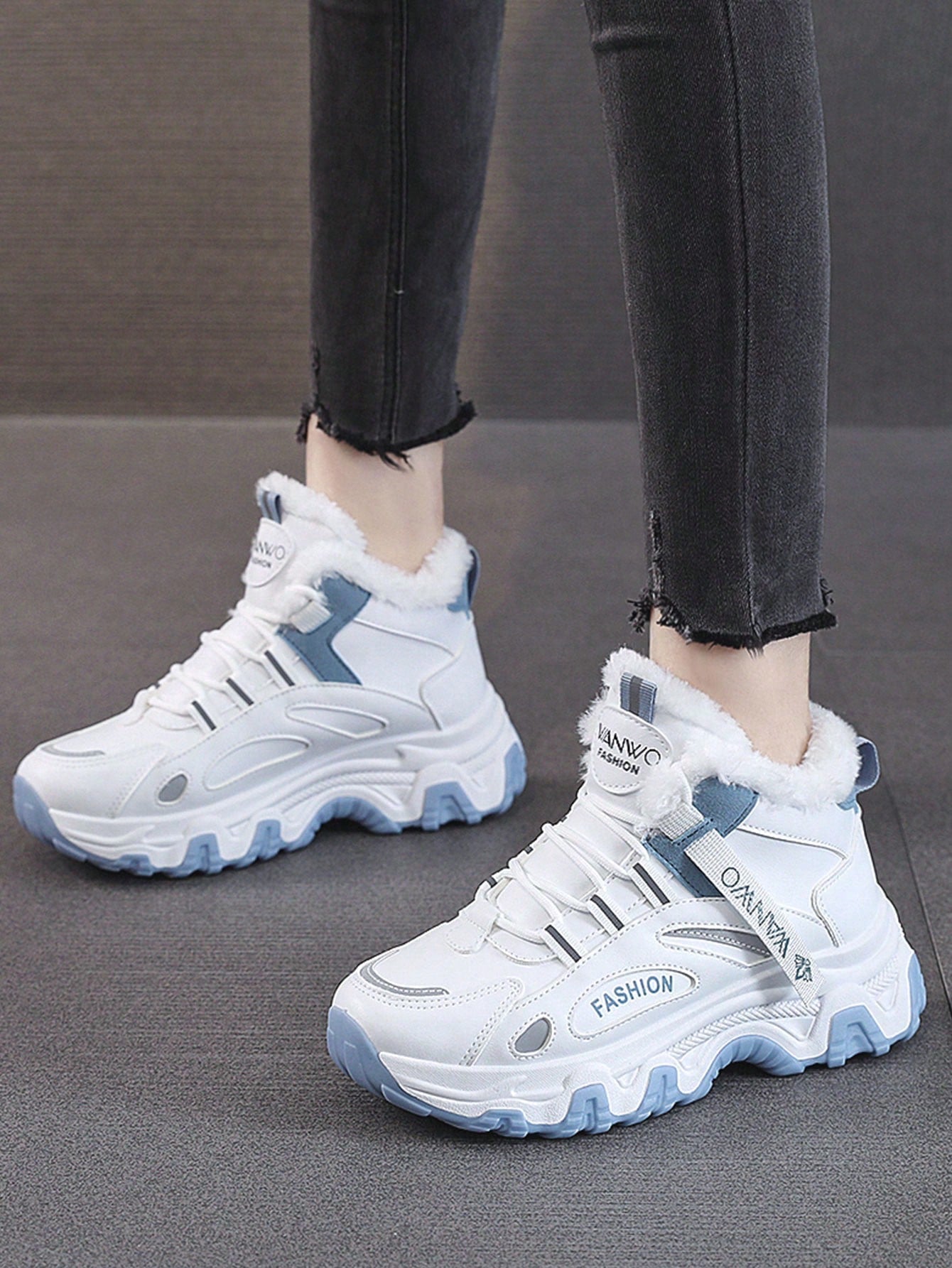 1 Pair Women's Thick Snow Boots, 2024 Winter New Arrival Padded Student Thick Bottom Comfort Warm Lining Increased Height Snow Boots, Ladies Multipurpose Fashion Flat Shoes, Non-Slip Rubber Sole Casual Sneakers, Suitable For Daily Wear, Walking, Working,