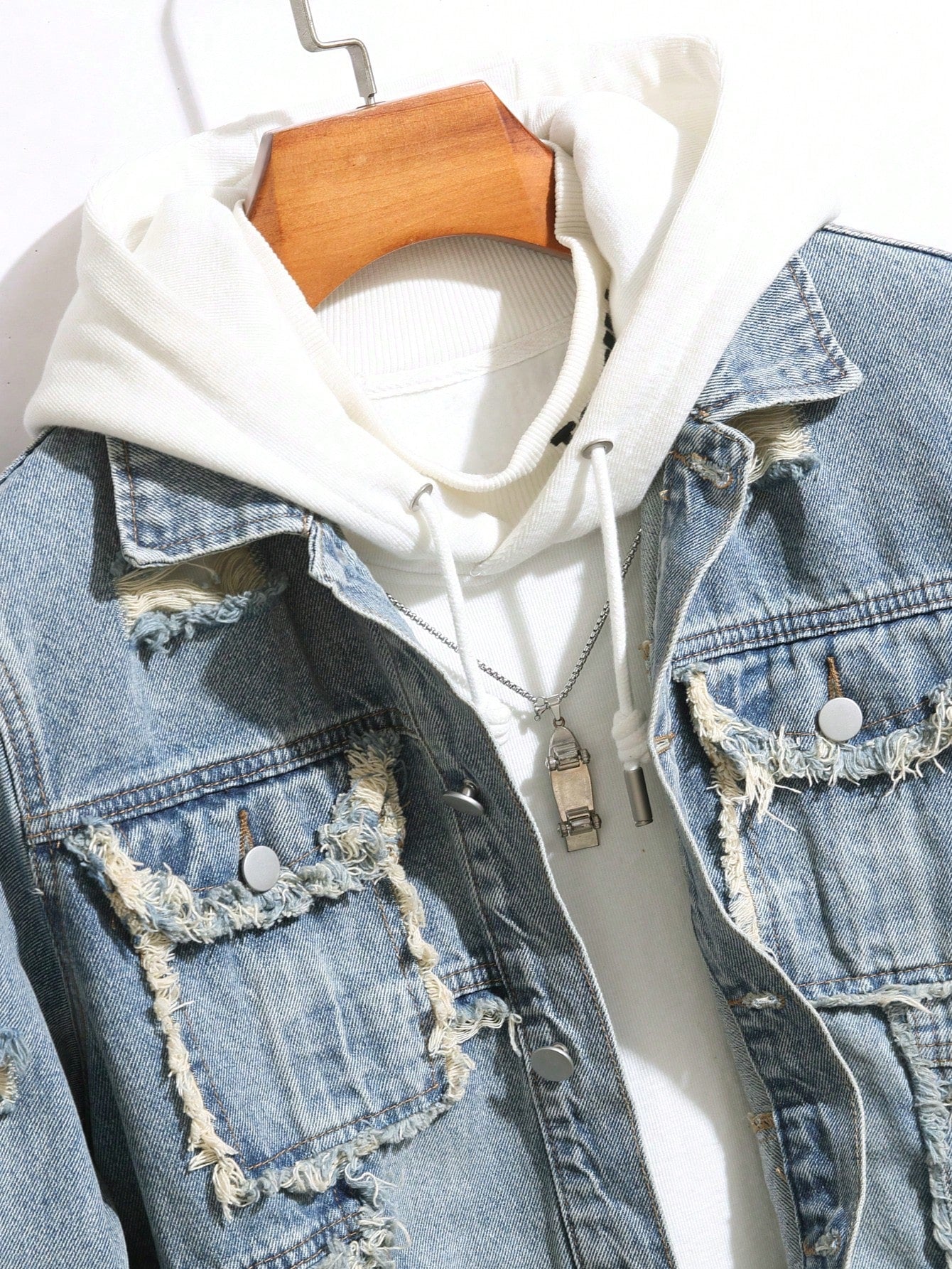 Manfinity Homme Men's Autumn Ripped Single-Breasted Utility Pocket Casual Denim Jacket