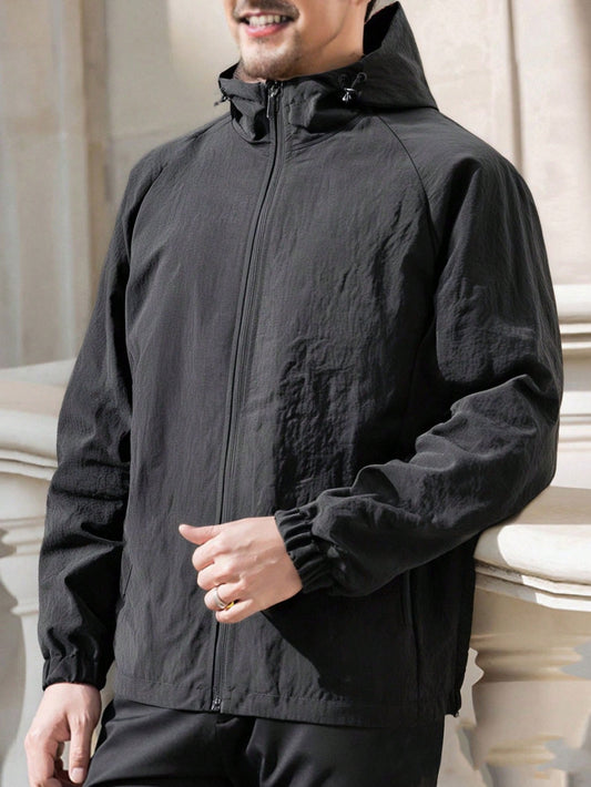 1pc Men's Plain Color Lightweight Softshell Jacket With Hoodie