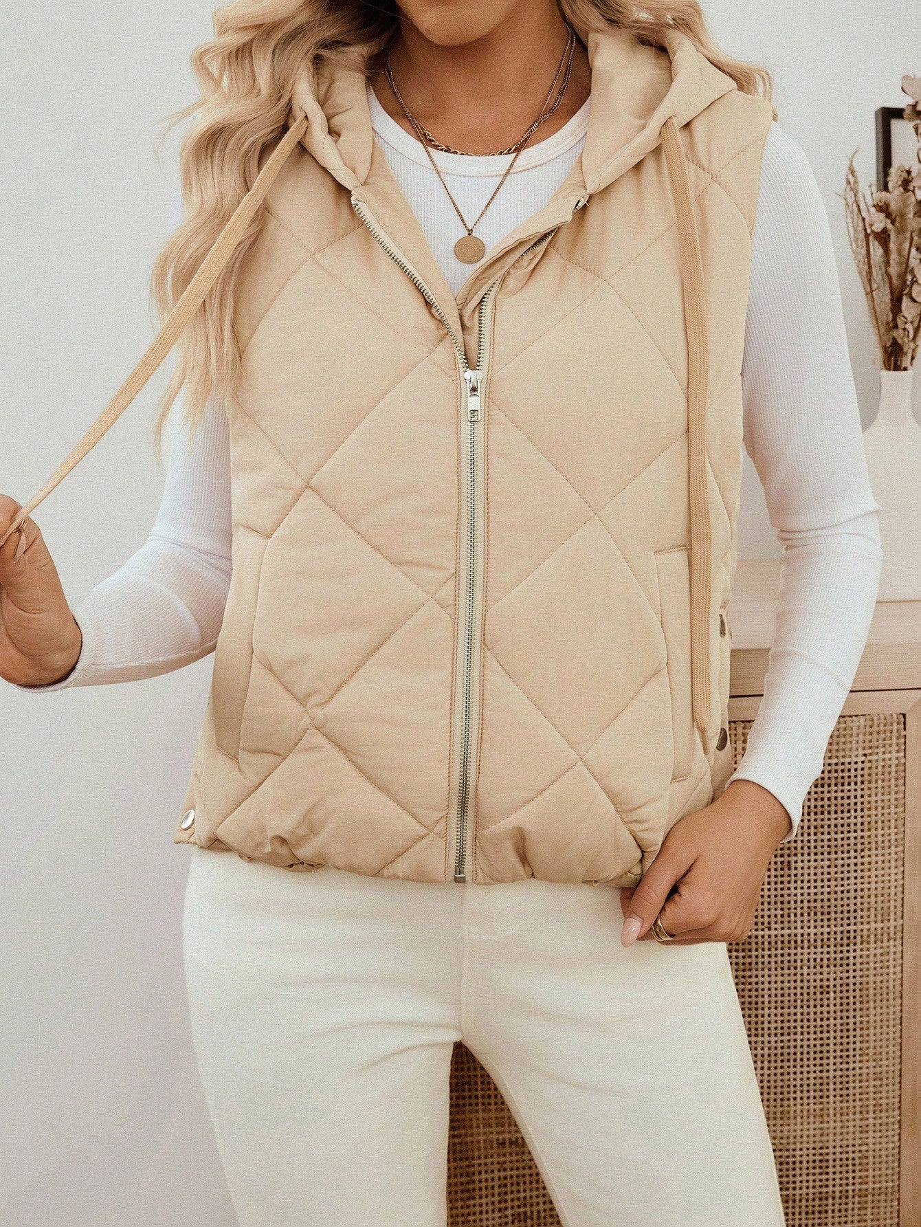 EMERY ROSE Women's Casual Solid Color Hooded Sleeveless Jacket, Autumn/Winter Puffer Vest Vests For Women Hooded Vest Padded Vest Quilted Vest Winter Clothes For Women Winter Jacket Winter Coat Winter Coat Women Winter Clothes Women Fall Clothes For Wome