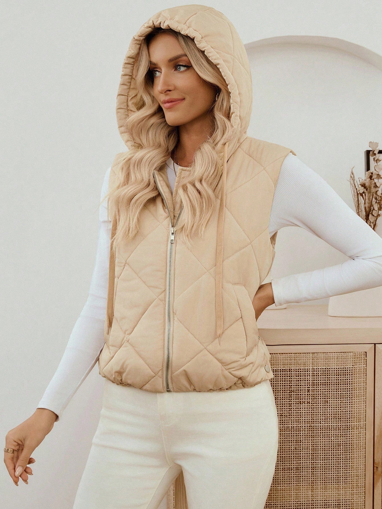 EMERY ROSE Women's Casual Solid Color Hooded Sleeveless Jacket, Autumn/Winter Puffer Vest Vests For Women Hooded Vest Padded Vest Quilted Vest Winter Clothes For Women Winter Jacket Winter Coat Winter Coat Women Winter Clothes Women Fall Clothes For Wome