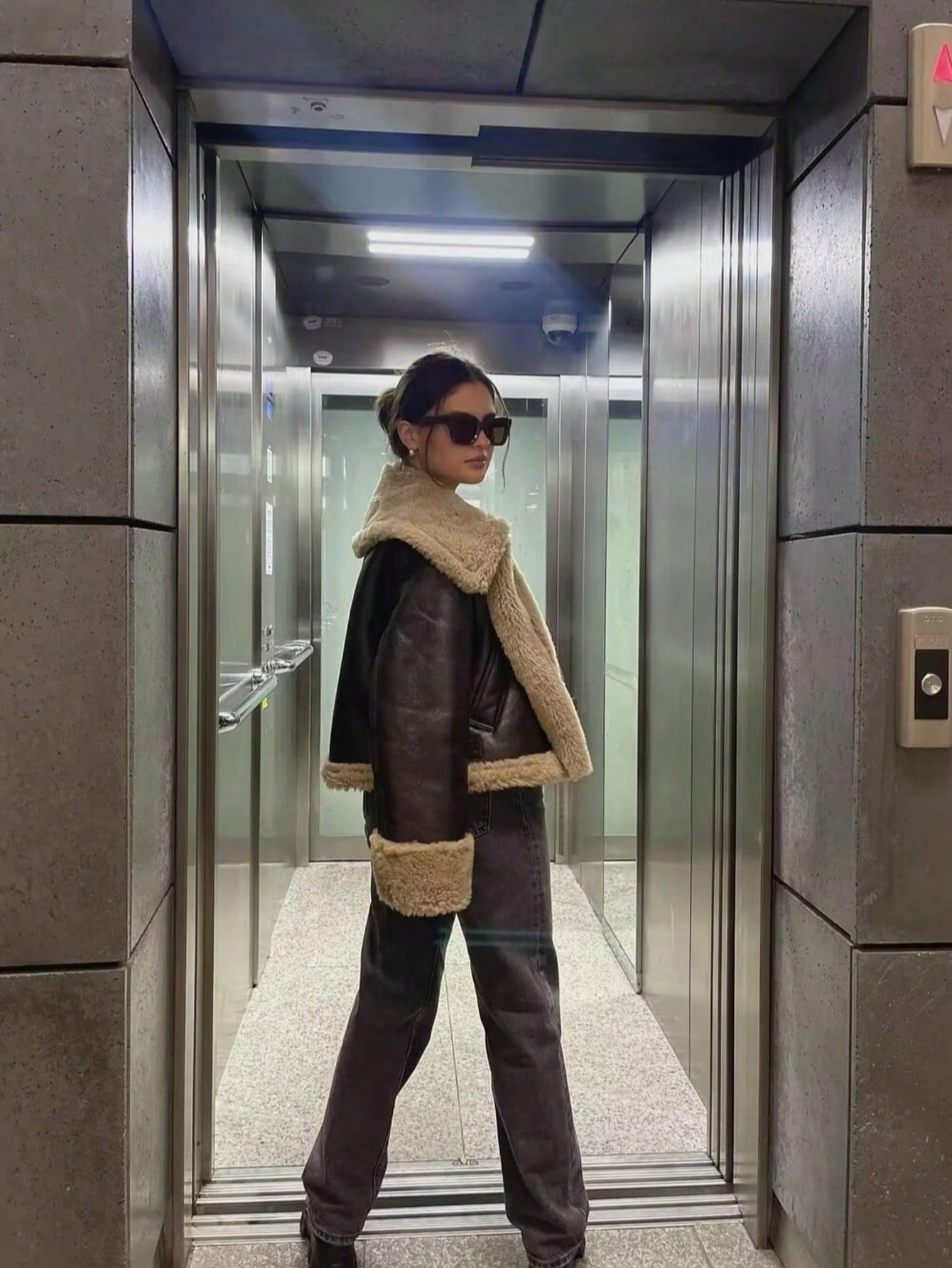 Camellia Winter New Short Warm Double-Sided Motorcycle Jacket, Women's Brown Faux Leather Shearling Collar Coat