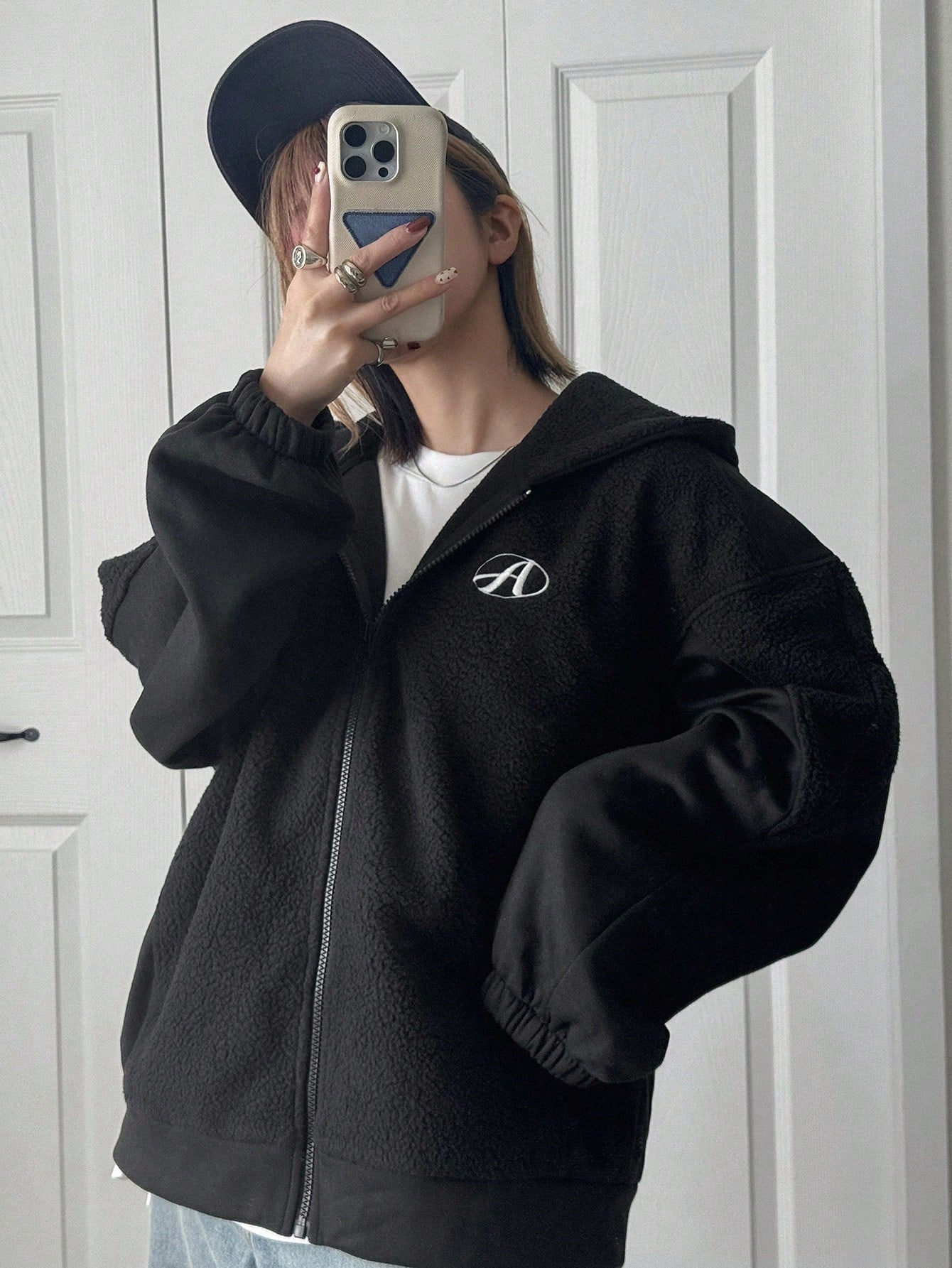 FRIFUL Women's Solid Color Drop Shoulder Sherpa Jacket With Embroidered Letter Decoration, Zipper Closure, Loose Casual Versatile Regular Fit Outerwear, Autumn/Winter