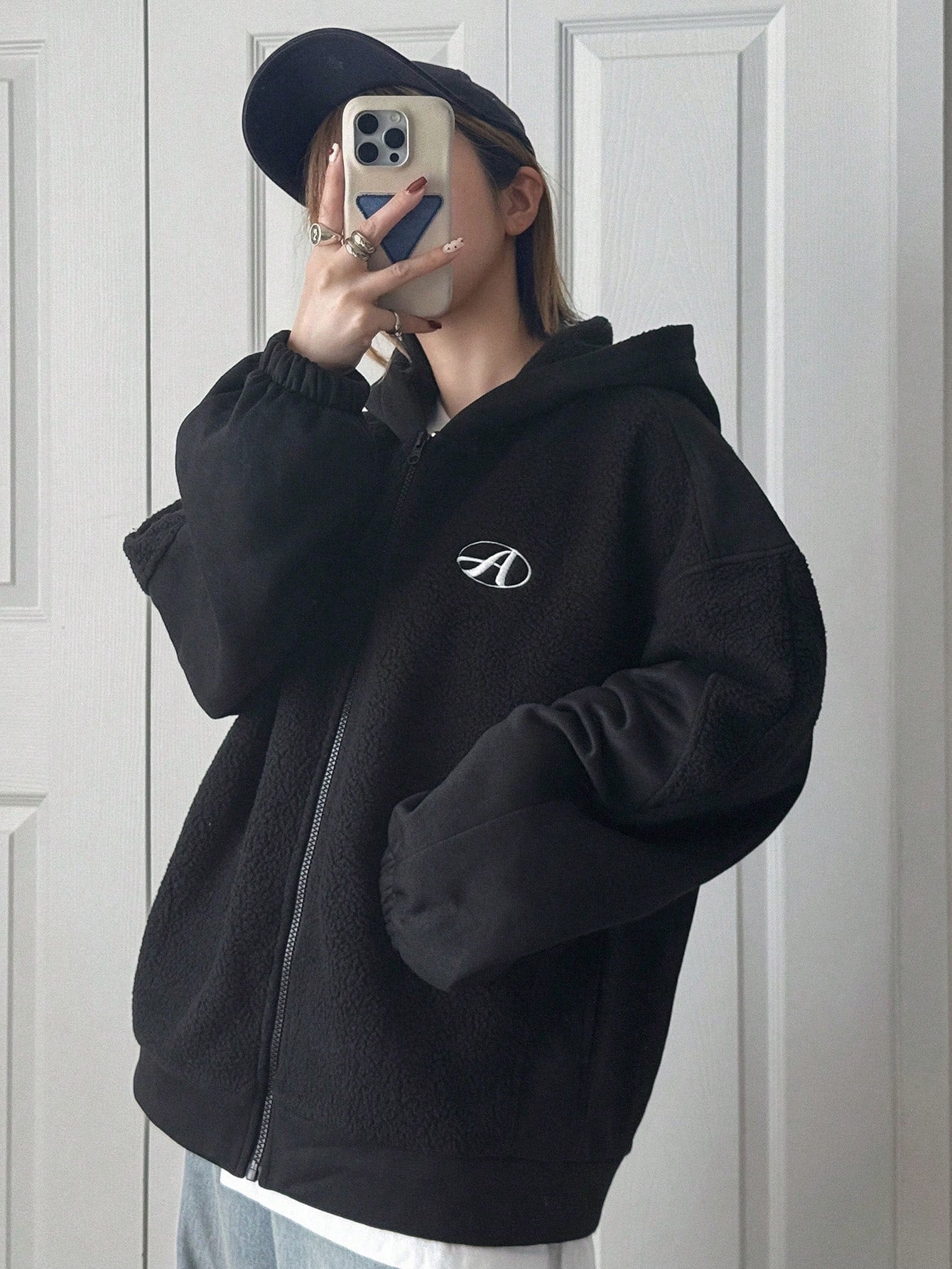 FRIFUL Women's Solid Color Drop Shoulder Sherpa Jacket With Embroidered Letter Decoration, Zipper Closure, Loose Casual Versatile Regular Fit Outerwear, Autumn/Winter