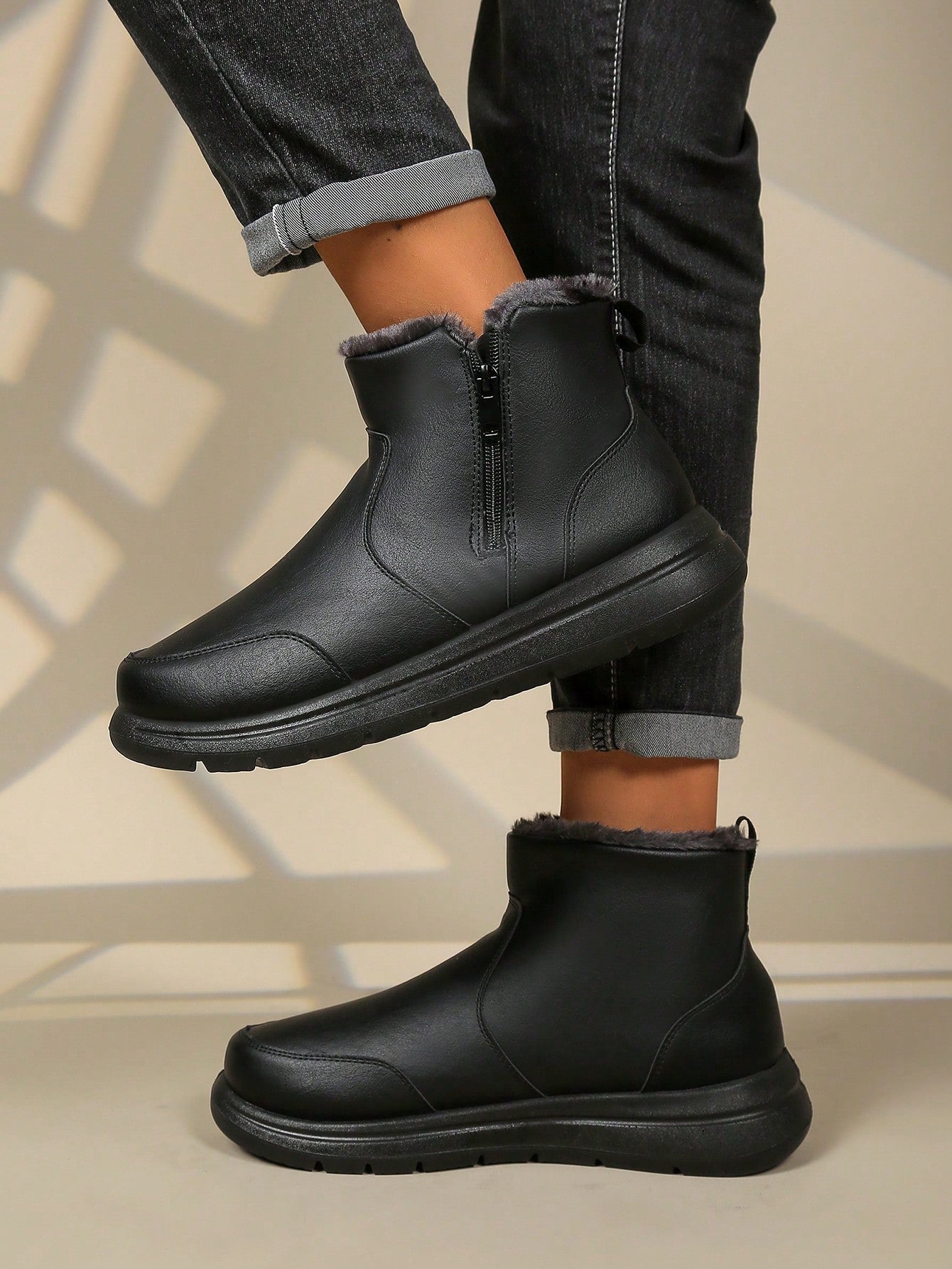 Men's Warm Snow Boots, Black High-Top Casual Leather Boots, Anti-Slip Thick Sole Insulated Short Boots, Autumn/Winter