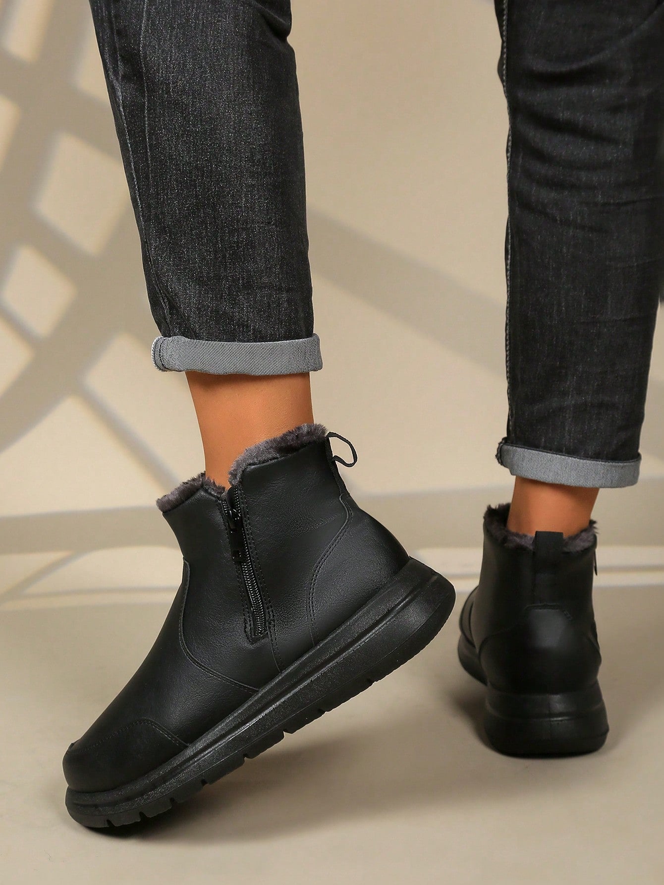 Men's Warm Snow Boots, Black High-Top Casual Leather Boots, Anti-Slip Thick Sole Insulated Short Boots, Autumn/Winter