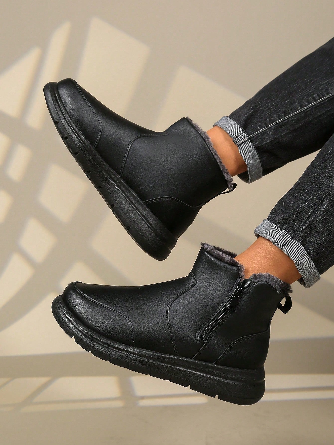 Men's Warm Snow Boots, Black High-Top Casual Leather Boots, Anti-Slip Thick Sole Insulated Short Boots, Autumn/Winter