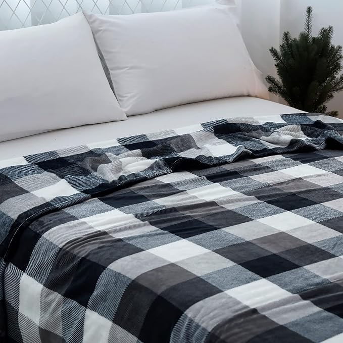 SOCHOW Buffalo Plaid Flannel Fleece Throw Blanket 90 x 108 Inches, Soft Lightweight Cozy All Season Black/White Checkered Blanket for Bed, Couch, Car