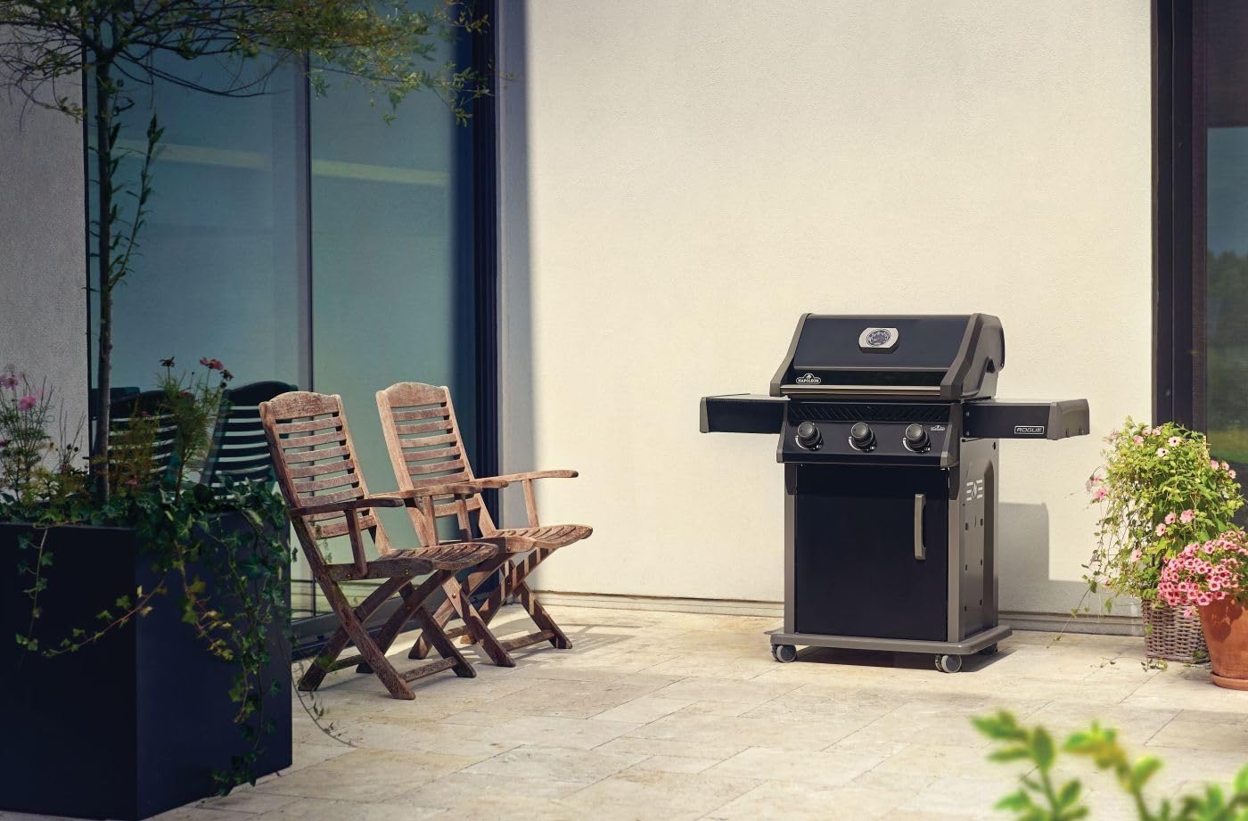 Napoleon Rogue 425 Propane Gas Grill, Black, Durable 3-Burner BBQ