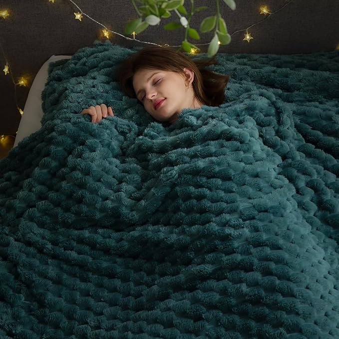 NEWCOSPLAY Super Soft King Blanket Light Teal Premium Silky Flannel Fleece 3D Clouds Stylish Jacquard Lightweight Bed Blanket All Season Use 350GSM (Light Teal, King(90"x110"))