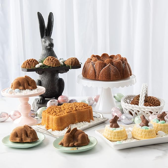 Nordic Ware Magnolia Bundt, 10 Cup, Toffee