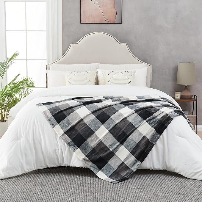 SOCHOW Buffalo Plaid Flannel Fleece Throw Blanket 90 x 108 Inches, Soft Lightweight Cozy All Season Black/White Checkered Blanket for Bed, Couch, Car