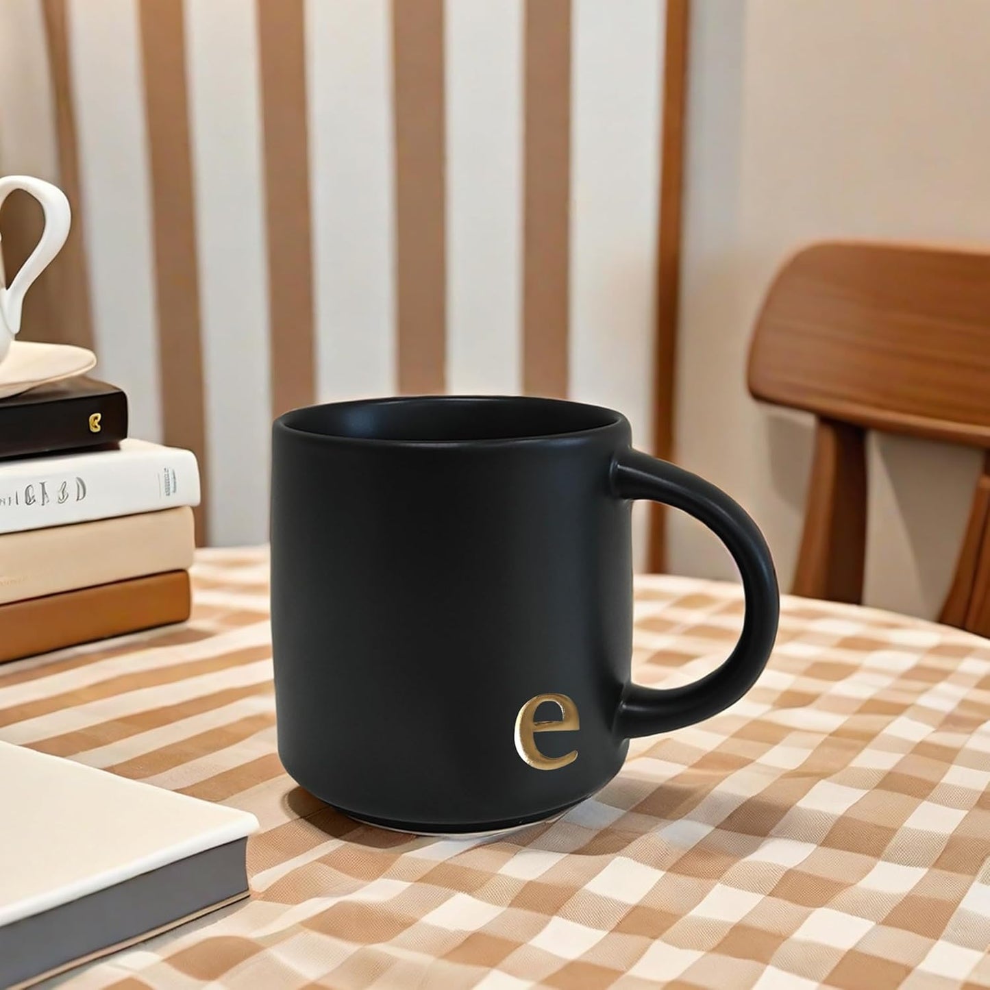 COLLECTIVE HOME - Black Monogram Ceramic Mugs, 15 oz Golden Initial Coffee Cups, Elegant Alphabet Tea Mugs, Personalized Halloween Mug with Gift Box, Perfect for Office and Home Décor (e)