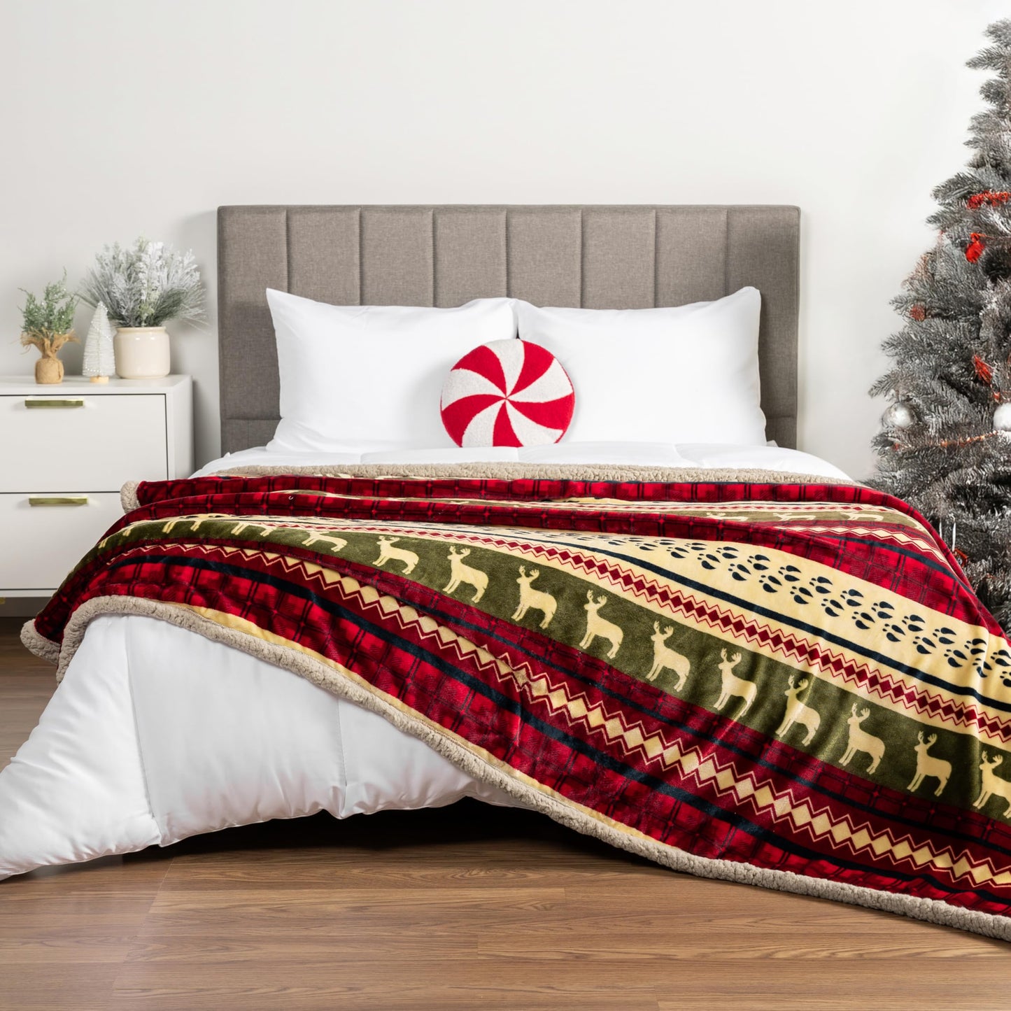 PAVILIA Premium Christmas Blanket Sherpa Fleece Throw| Plush Christmas Decoration, Reindeer, Cozy Reversible Winter Holiday Cabin Blanket for Sofa Couch 50x60